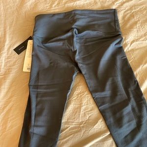 Lululemon reveal crop leggings